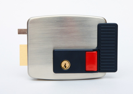 Замок врезной сувальдный cisa