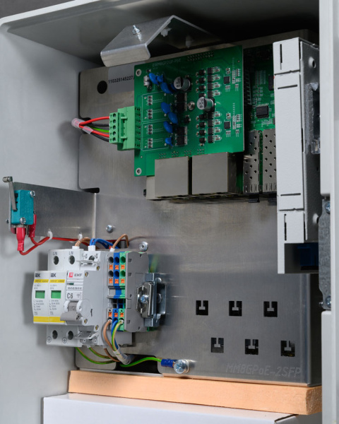 Промышленный управляемый коммутатор Mastermann MM8GPoE-2SFP